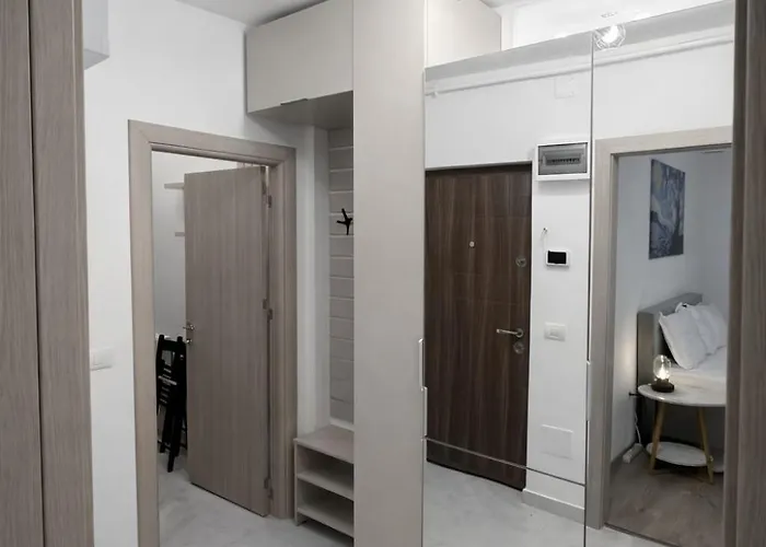 Modern Boutique - Different Bukarest